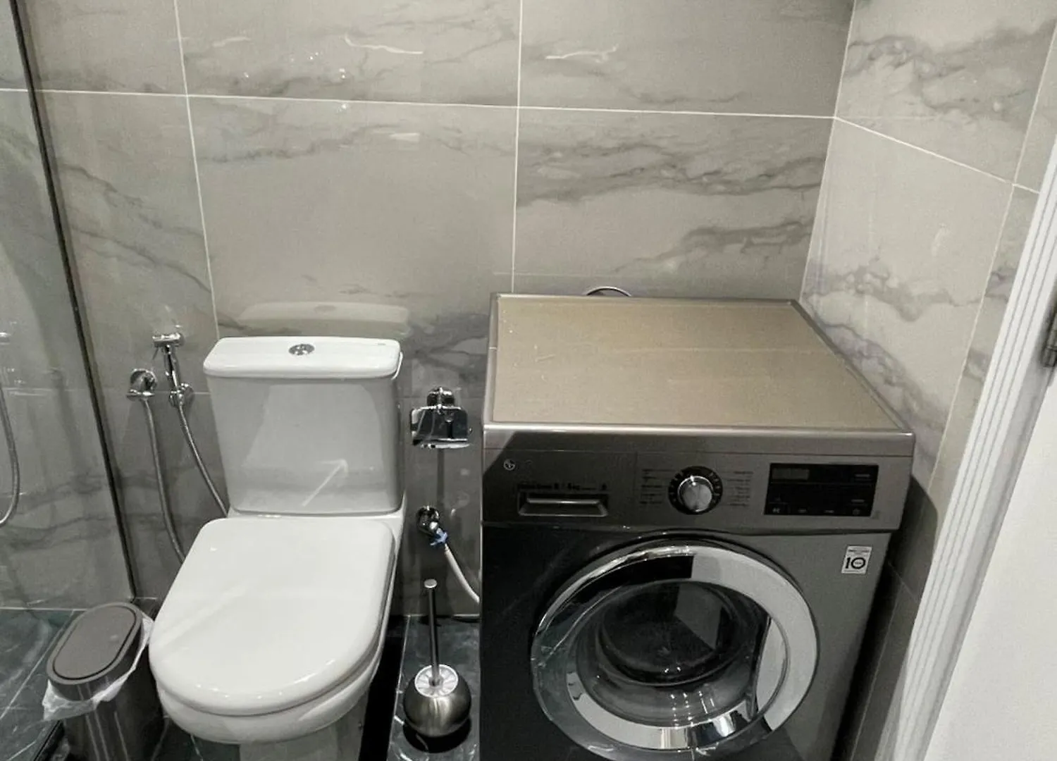Birchfort - Newly Renovated Unique 1 Bedroom Apartment Dubai 0*,  United Arab Emirates