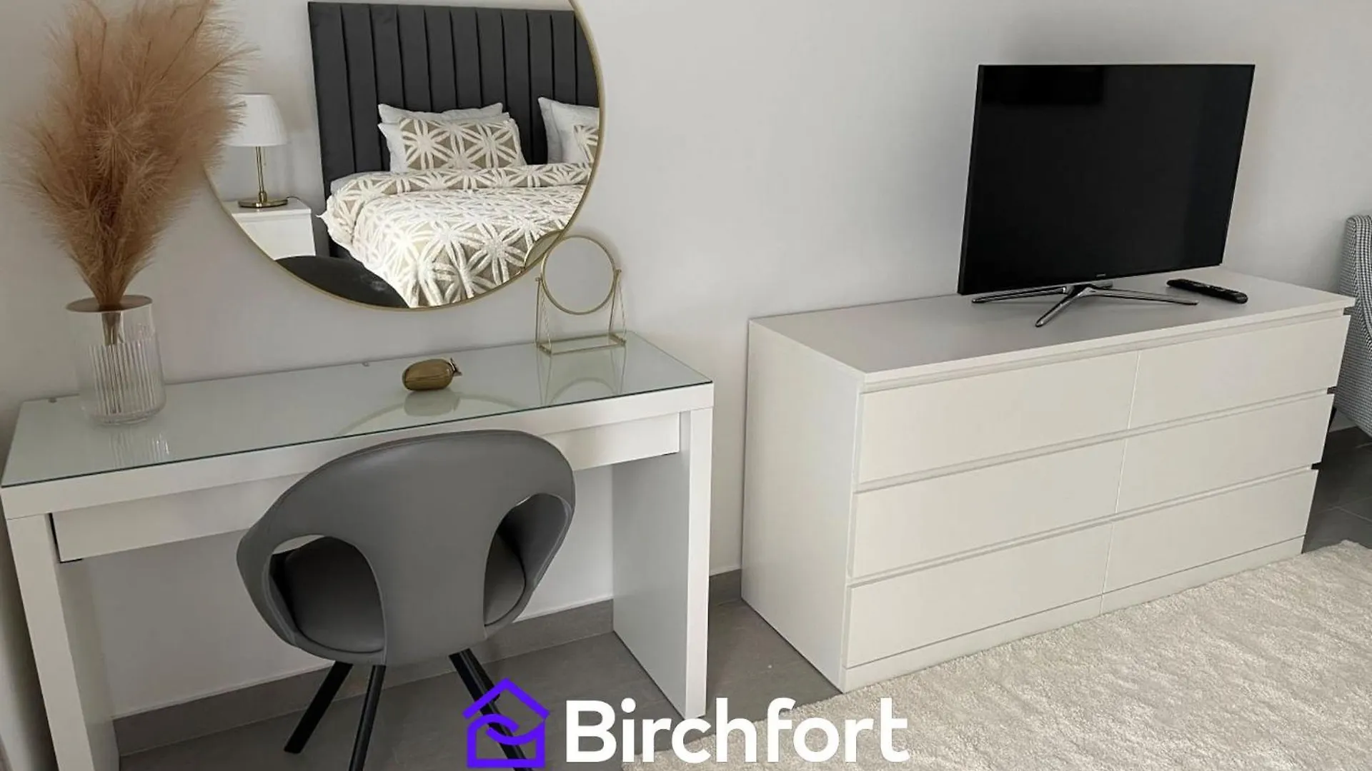 Birchfort - Newly Renovated Unique 1 Bedroom Apartment Dubai
